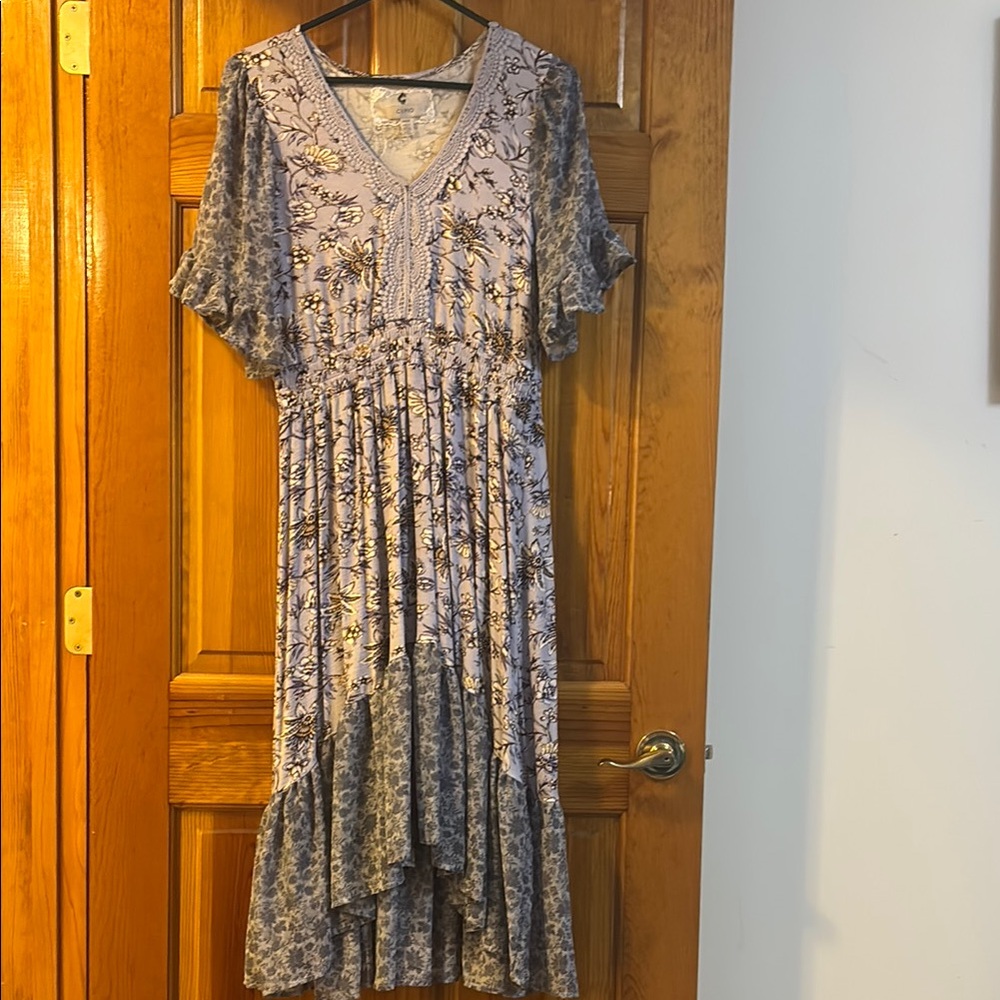 Light purple floral dress with Flutter Sleeves!